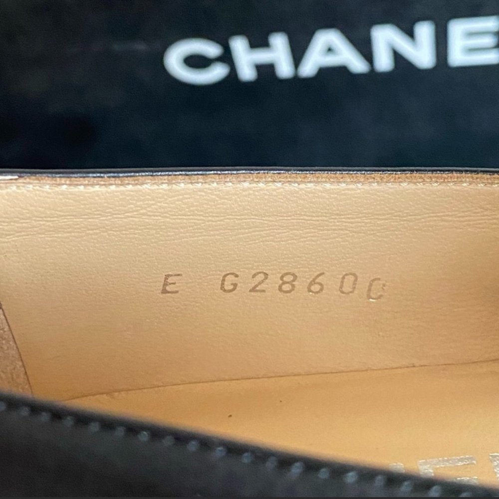 CHANEL Black Lambskin Quilted Leather Loafers Silver CC 37.5 7 7.5 Shoes Box - Picture 11 of 12